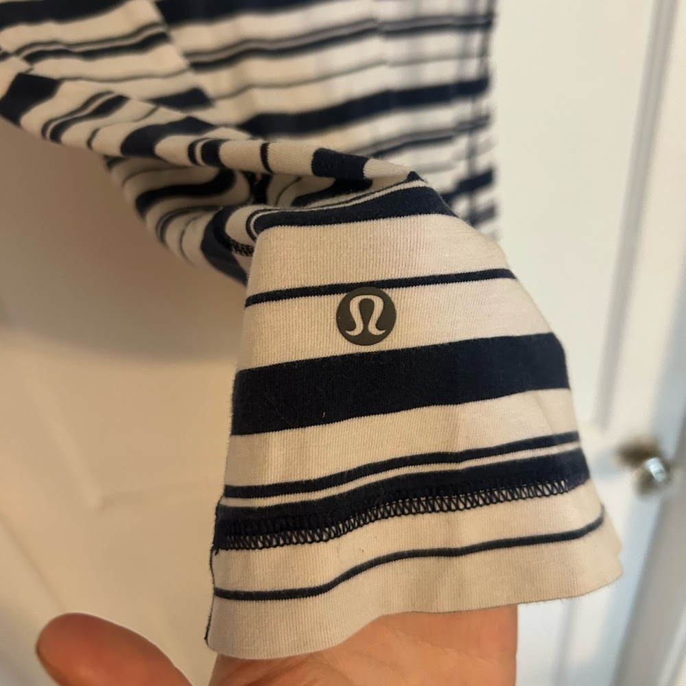 Men’s Lululemon Athletica Blue and White Striped Tee - Picture 3 of 6